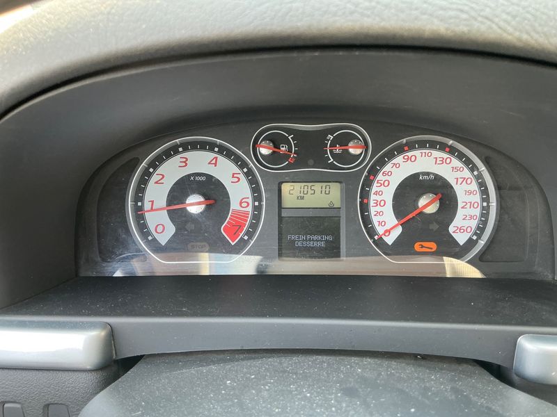 Renault Laguna 2.0 Confort Dynamique 2006 – снимка 4