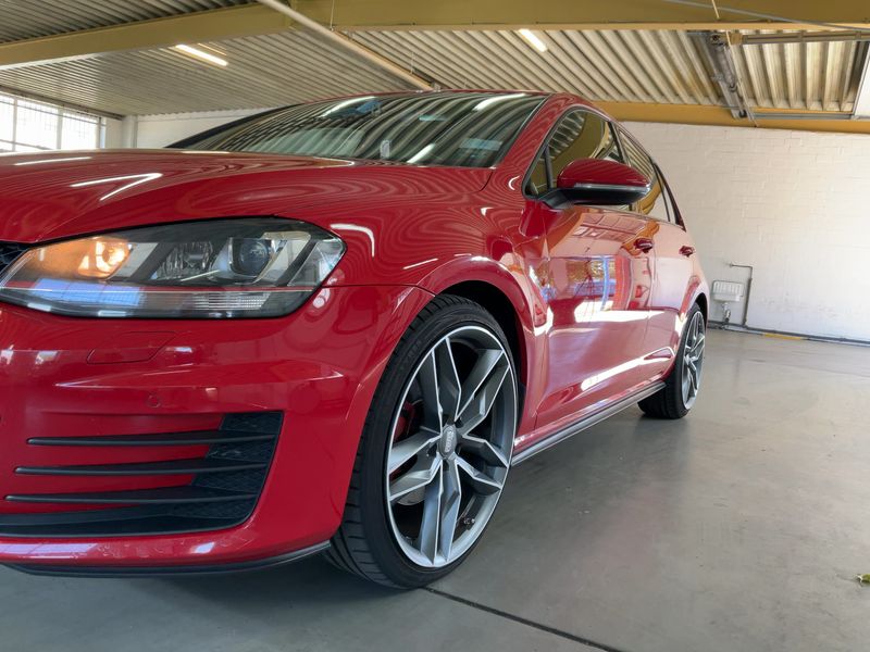 Volkswagen Golf VII 2.0 TSI GTI BlueMotion Tech 2016 – снимка 2