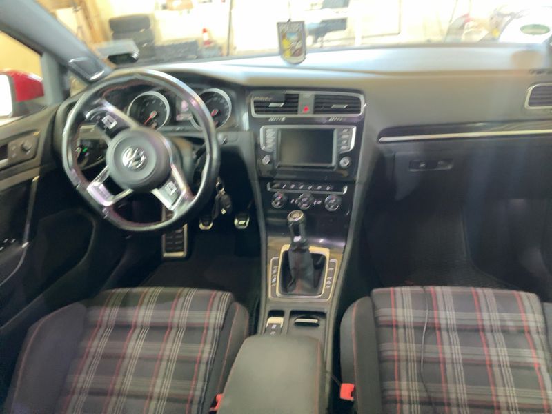 Volkswagen Golf VII 2.0 TSI GTI BlueMotion Tech 2016 – снимка 18
