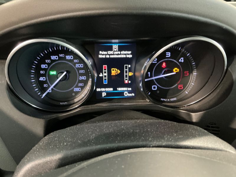 Jaguar XE 20d Prestige — zdjęcie 13