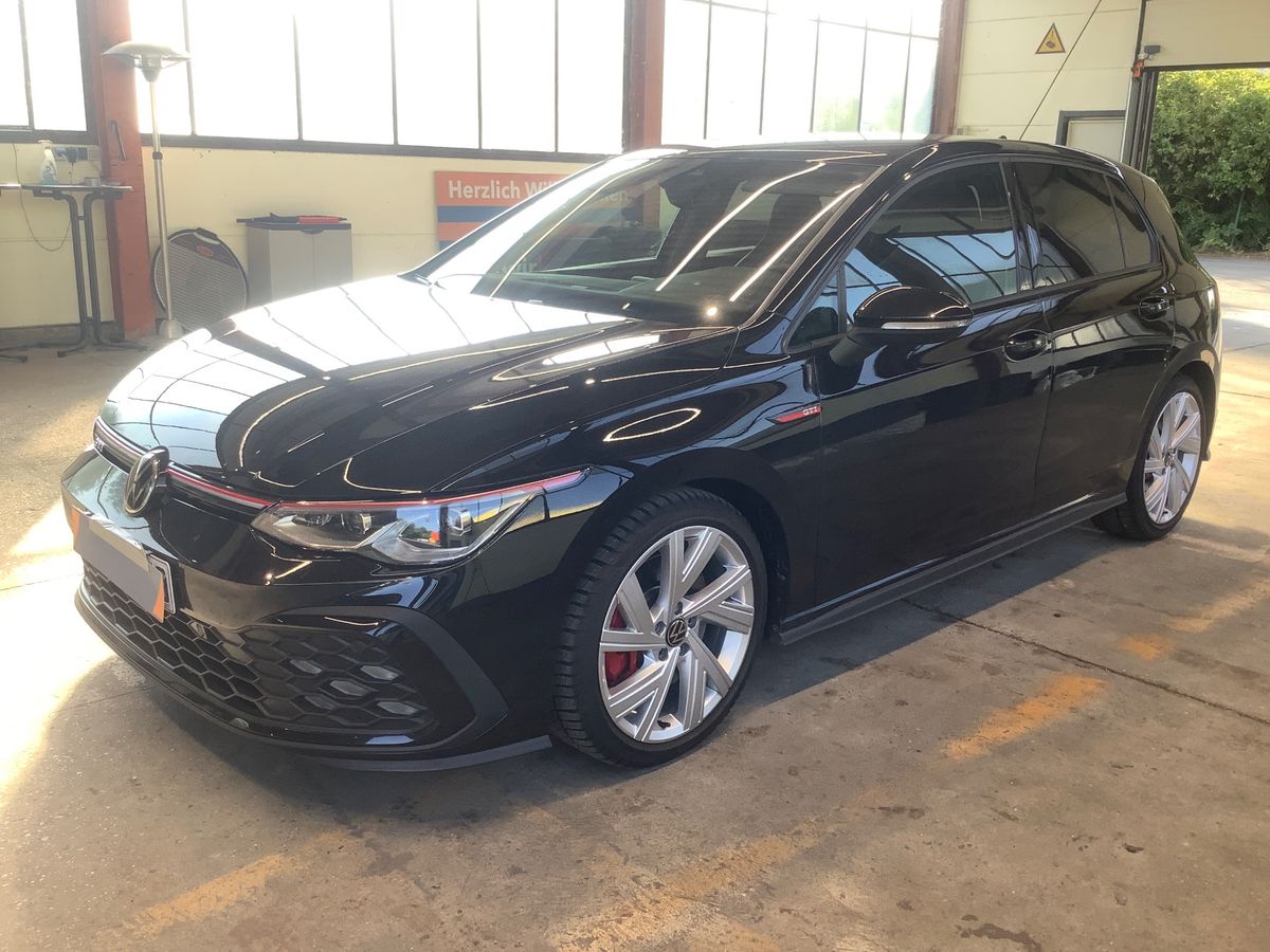 Volkswagen Golf VIII 2.0 TSI GTI