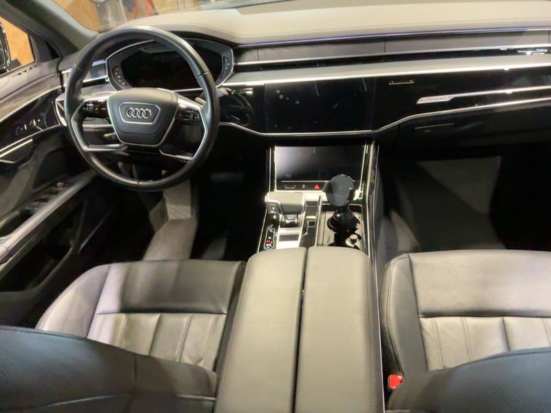 Audi A8 50 TDI Mild-Hybrid quattro — zdjęcie 12