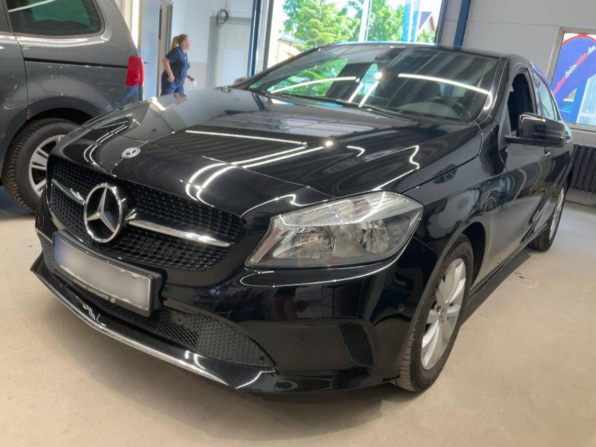 Mercedes-Benz A-Klasse 2017 — photo 1