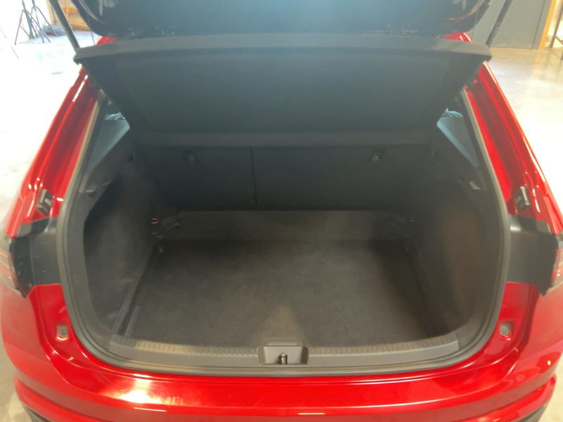 Volkswagen Taigo 1.5 TSI ACT R-Line 2022 – снимка 15