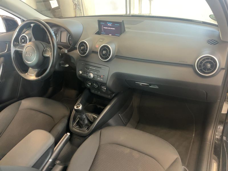Audi A1 1.4 TFSI Attraction — zdjęcie 12