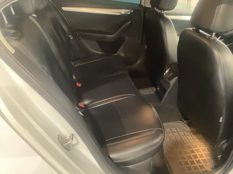 Skoda Octavia 1.6 TDI Like 2019 – снимка 19