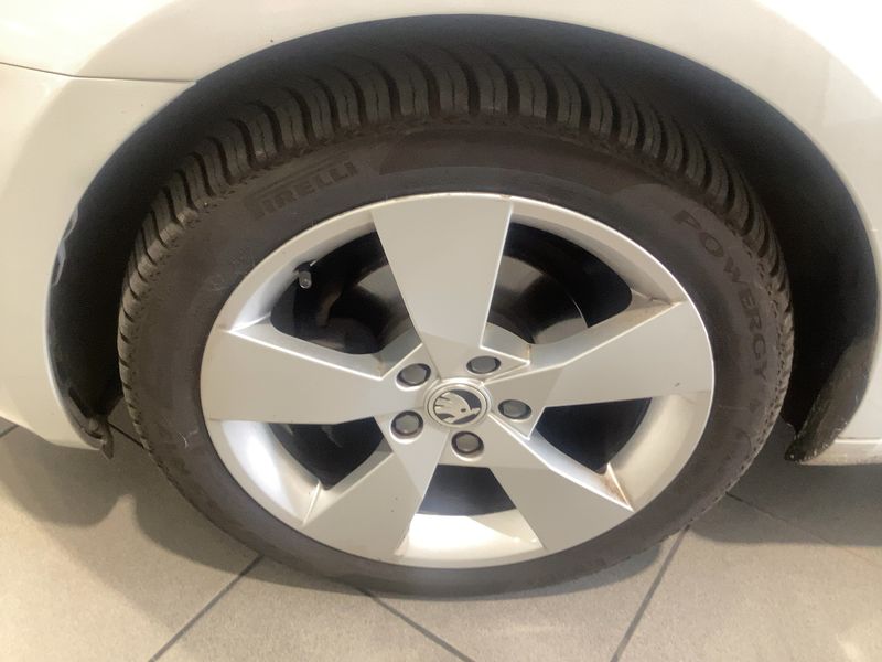 Skoda Octavia 1.6 TDI Like 2019 – снимка 3