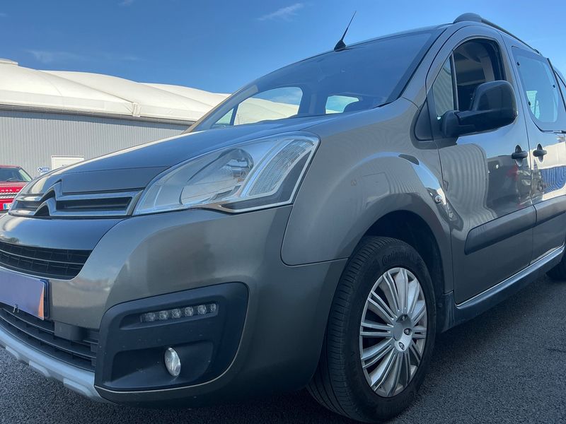 Citroen Berlingo 1.6 Blue-HDi XTR — zdjęcie 2