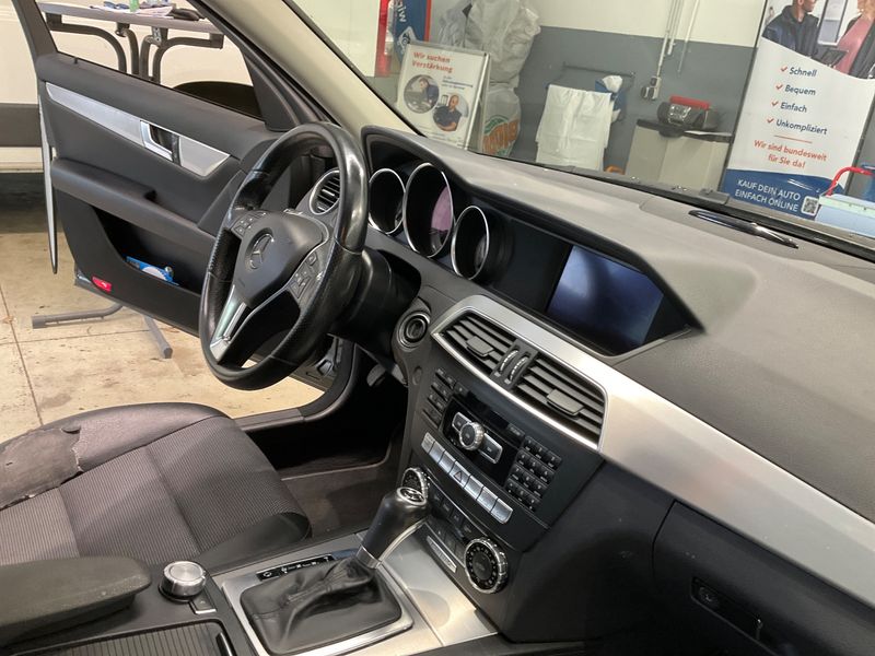 Mercedes-Benz C-Klasse C 220 CDI T BlueEfficiency Avantgarde 2012 – снимка 30