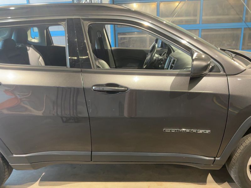 Jeep Compass 2.0 M-Jet Longitude 4WD — zdjęcie 7