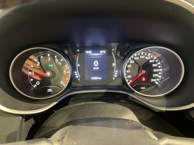 Jeep Compass 2.0 M-Jet Longitude 4WD — zdjęcie 13