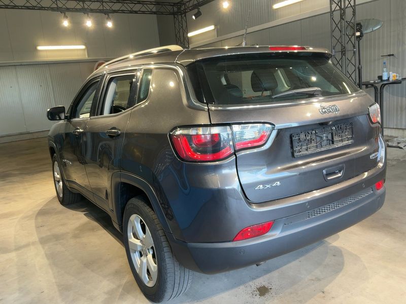 Jeep Compass 2.0 M-Jet Longitude 4WD — zdjęcie 3
