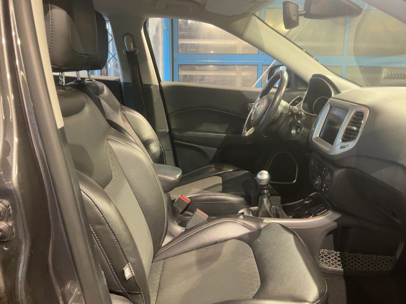 Jeep Compass 2.0 M-Jet Longitude 4WD — zdjęcie 11