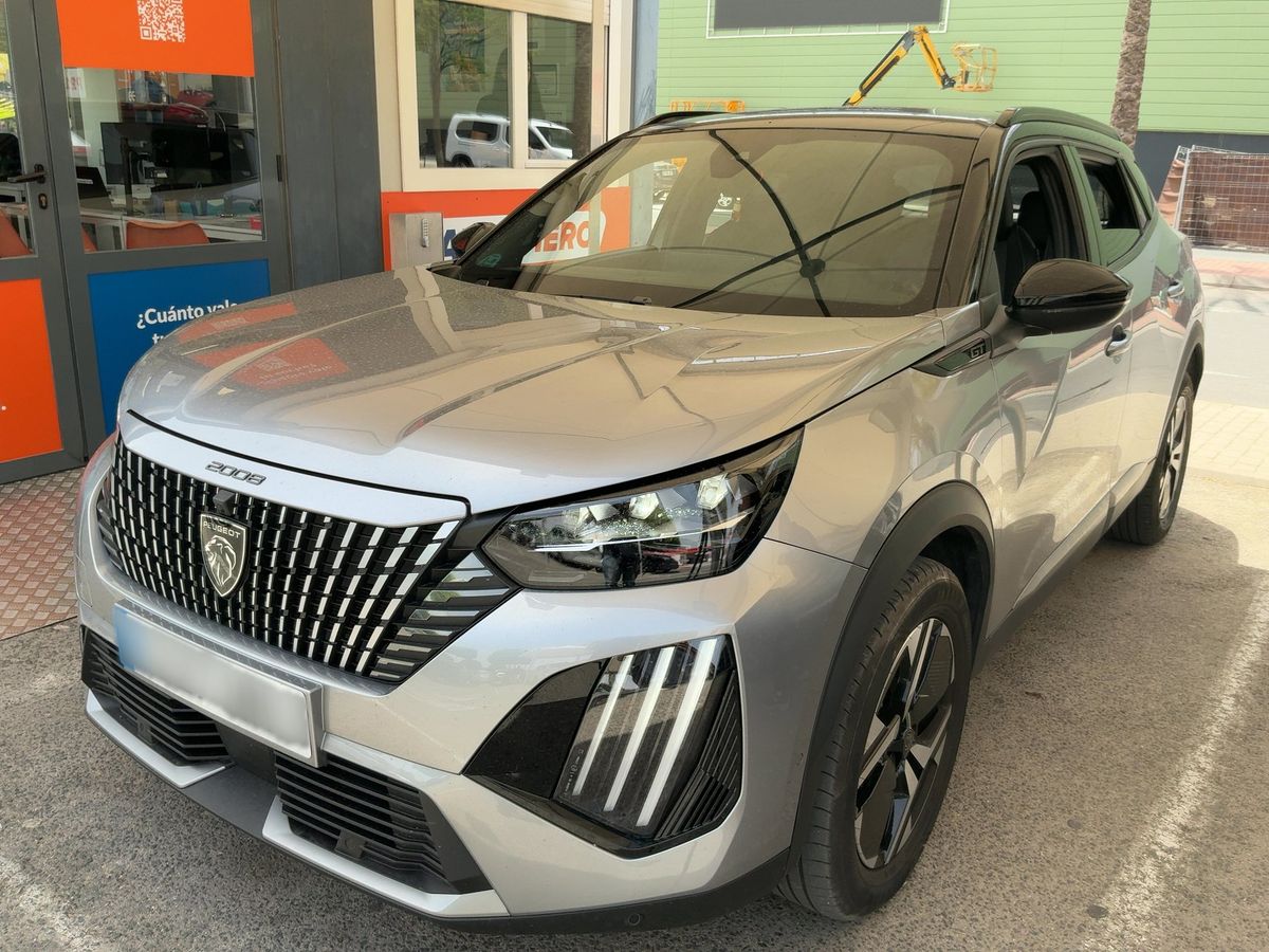 Peugeot 2008 2023 — photo 1