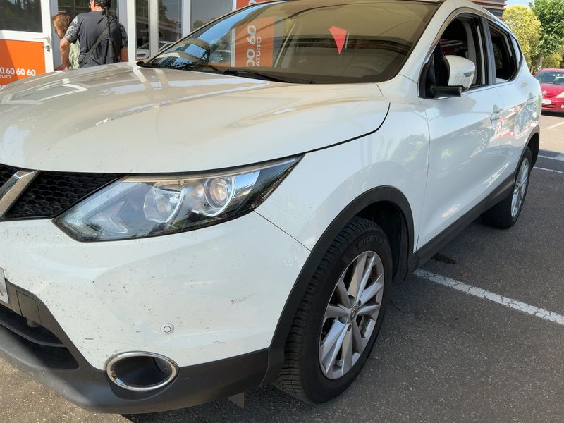 Nissan Qashqai 1.2 Acenta — zdjęcie 2