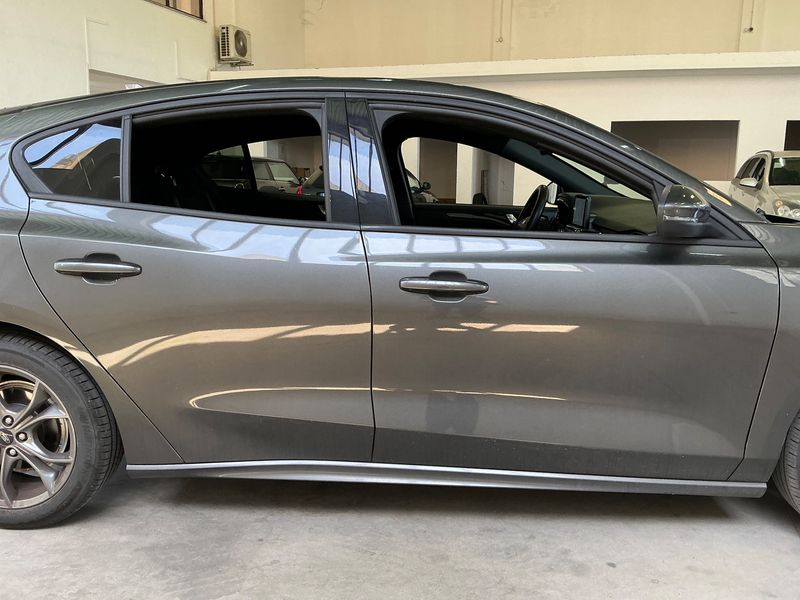 Ford Focus 1.0 EcoBoost ST-Line — zdjęcie 7