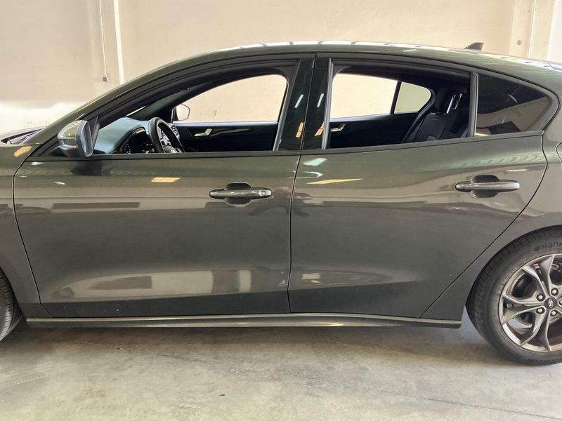 Ford Focus 1.0 EcoBoost ST-Line — zdjęcie 4