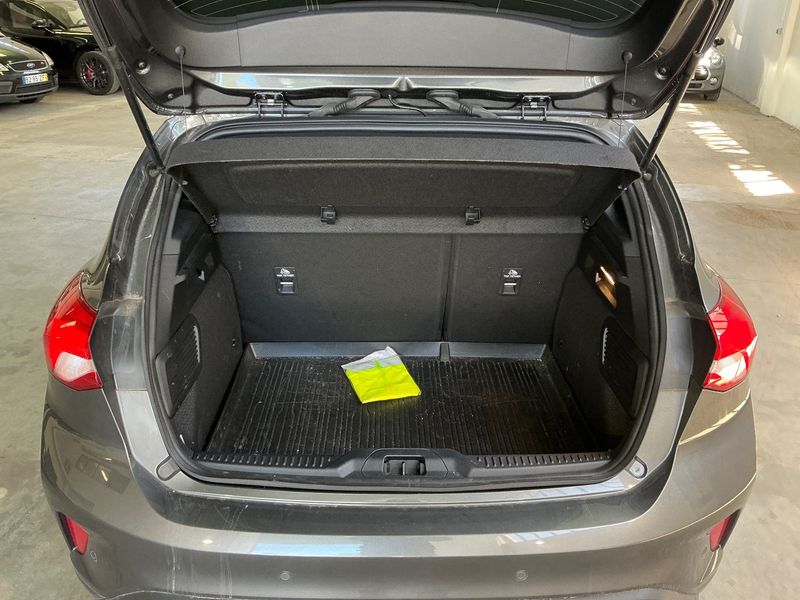 Ford Focus 1.0 EcoBoost ST-Line — zdjęcie 10