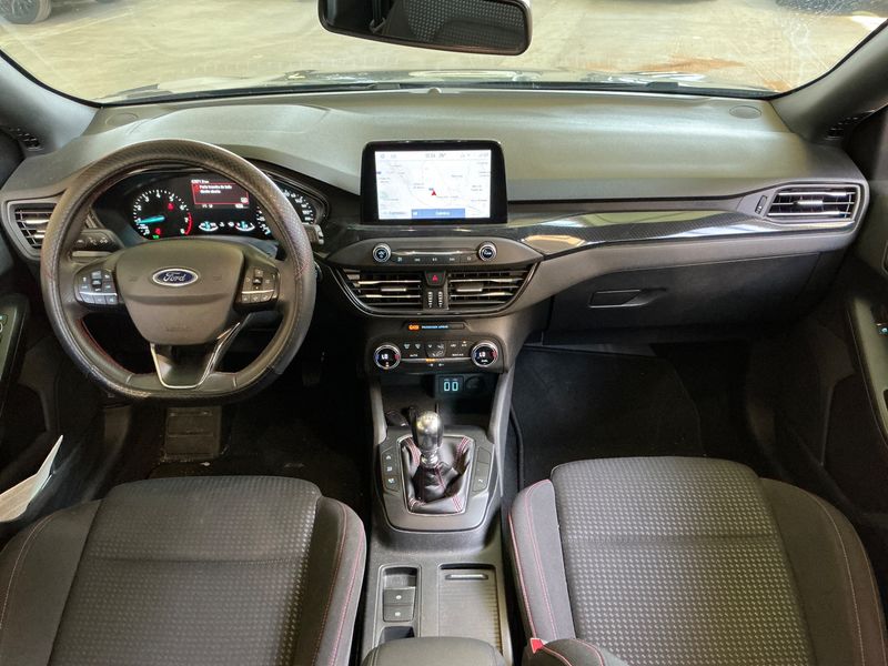 Ford Focus 1.0 EcoBoost ST-Line — zdjęcie 12