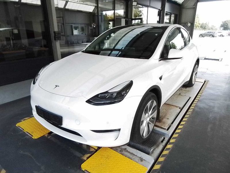 Tesla Model Y Max Range Dual AWD AWD
