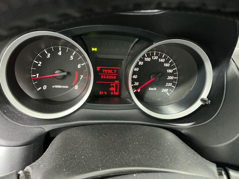 Mitsubishi Lancer 1.6 ClearTec XTRA — zdjęcie 4