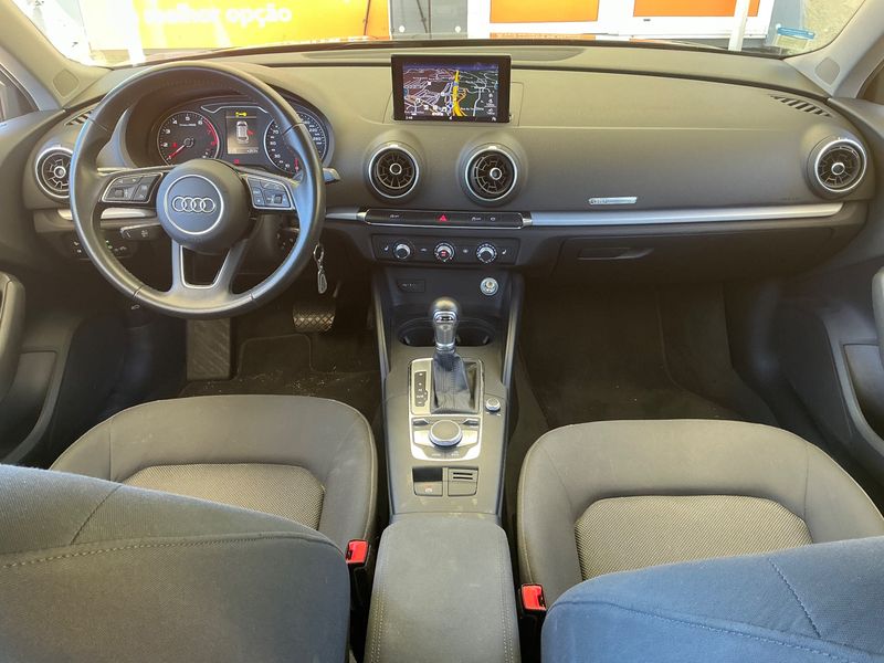 Audi A3 Sportback 30 TFSI — zdjęcie 12