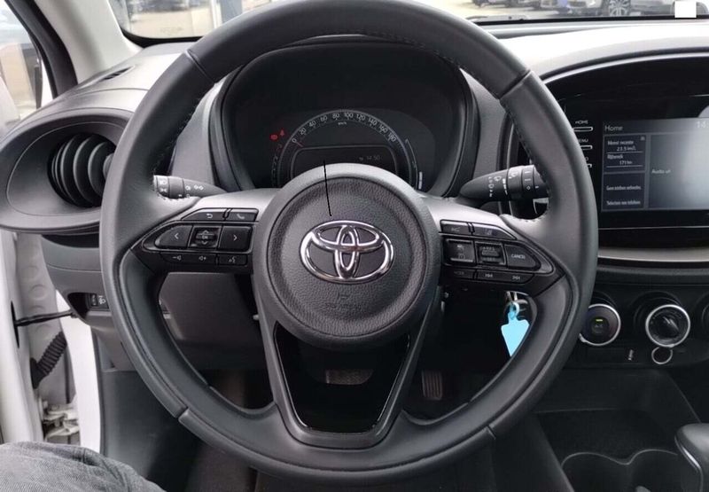 Toyota Aygo X 1.0 VVT-i Dynamic — zdjęcie 5