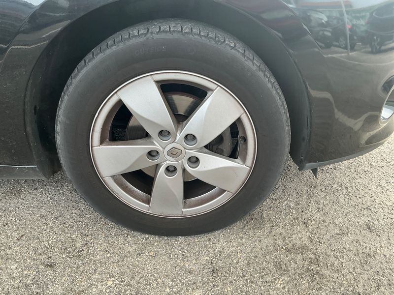 Renault Megane 1.5 dCi Dynamique 2011 – снимка 11