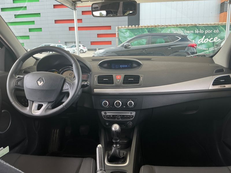 Renault Megane 1.5 dCi Dynamique 2011 – снимка 17