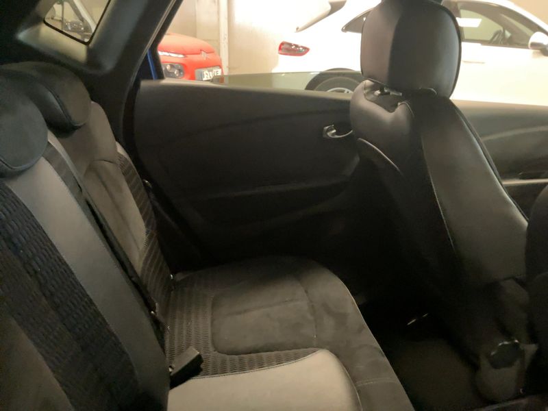 Renault Captur 1.3 TCe Intens — zdjęcie 14