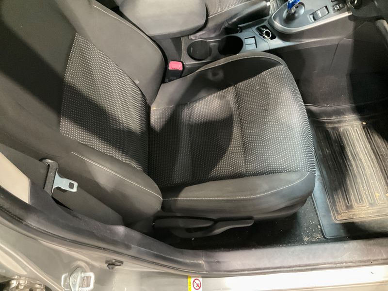Toyota Auris 1.8 Hybrid Dynamic 2014 – снимка 24