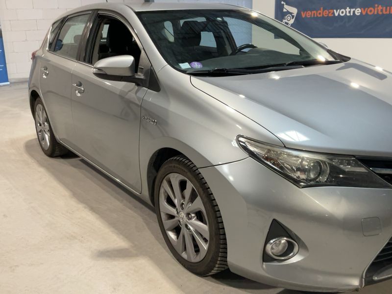 Toyota Auris 1.8 Hybrid Dynamic — zdjęcie 8