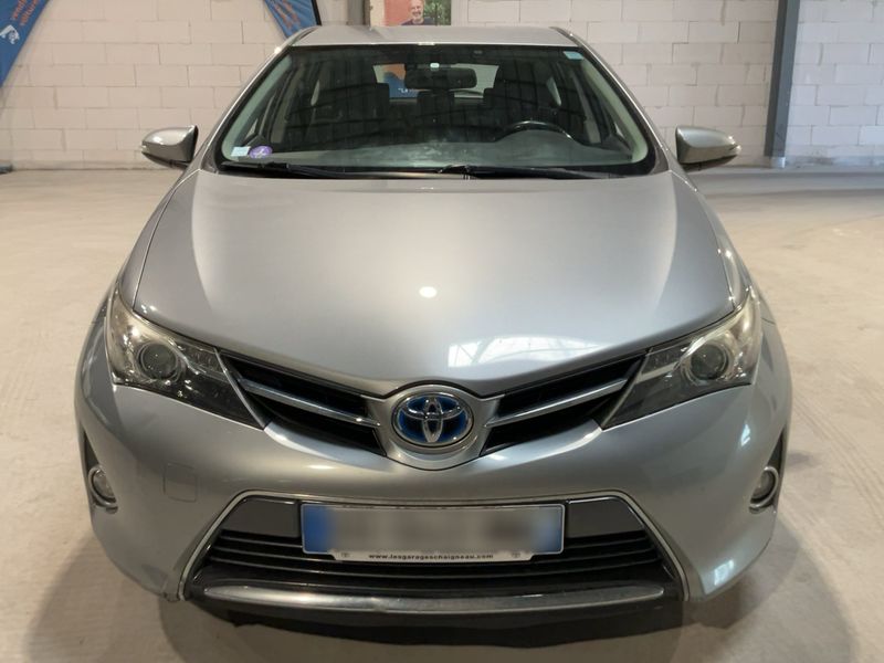 Toyota Auris 1.8 Hybrid Dynamic — zdjęcie 9