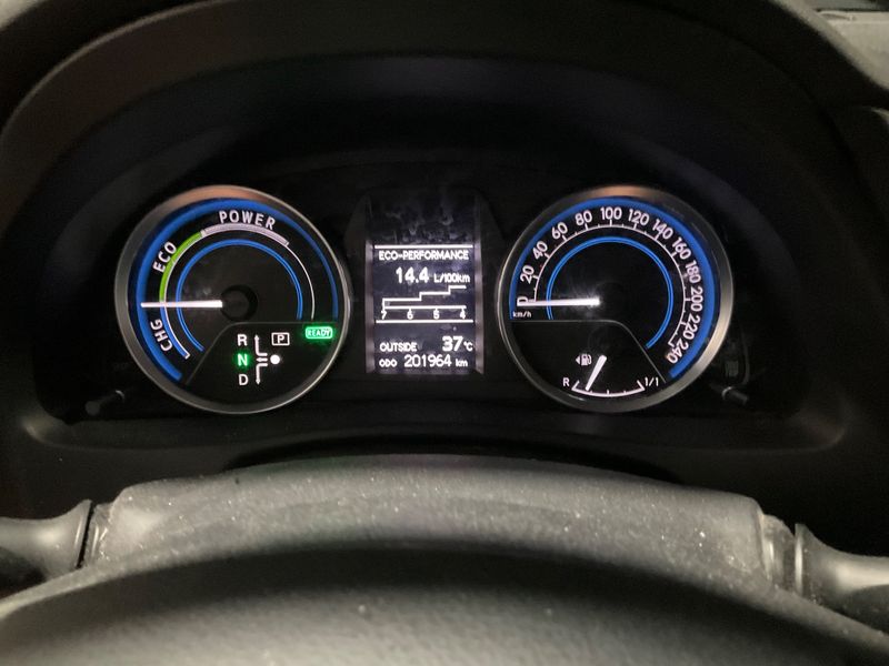 Toyota Auris 1.8 Hybrid Dynamic — zdjęcie 13