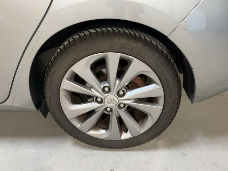 Toyota Auris 1.8 Hybrid Dynamic 2014 – снимка 5