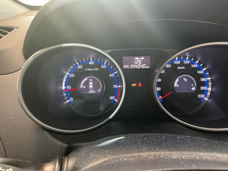 Hyundai ix35 1.6 FIFA World Cup Edition 2WD — zdjęcie 4