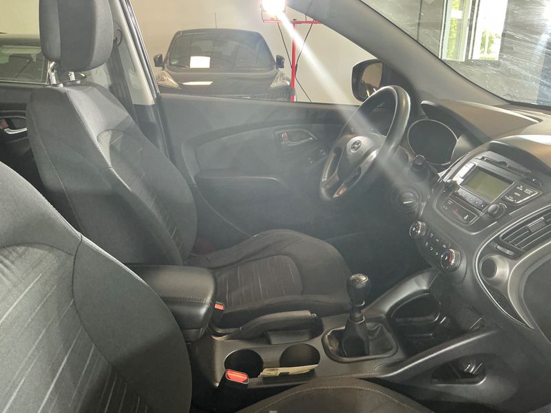 Hyundai ix35 1.6 FIFA World Cup Edition 2WD — zdjęcie 3