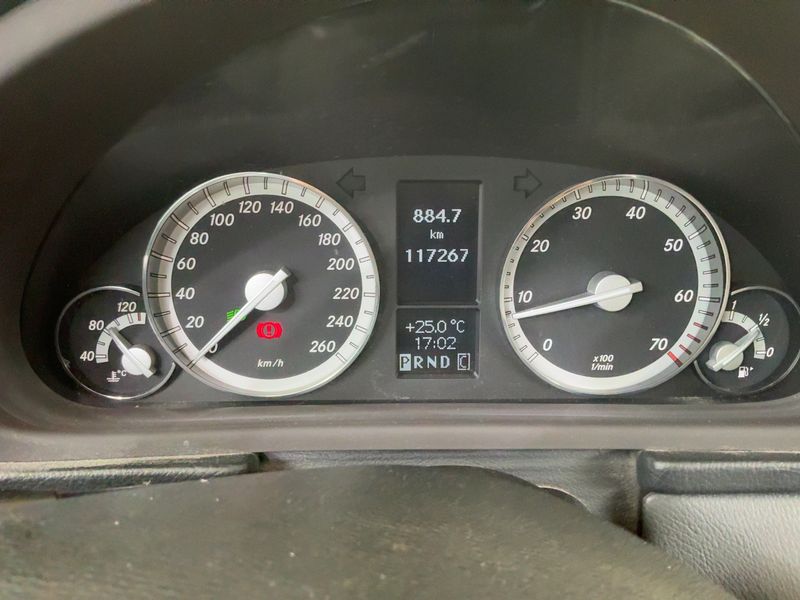 Mercedes-Benz C-Klasse C 180 Kompressor Sport Edition — zdjęcie 13
