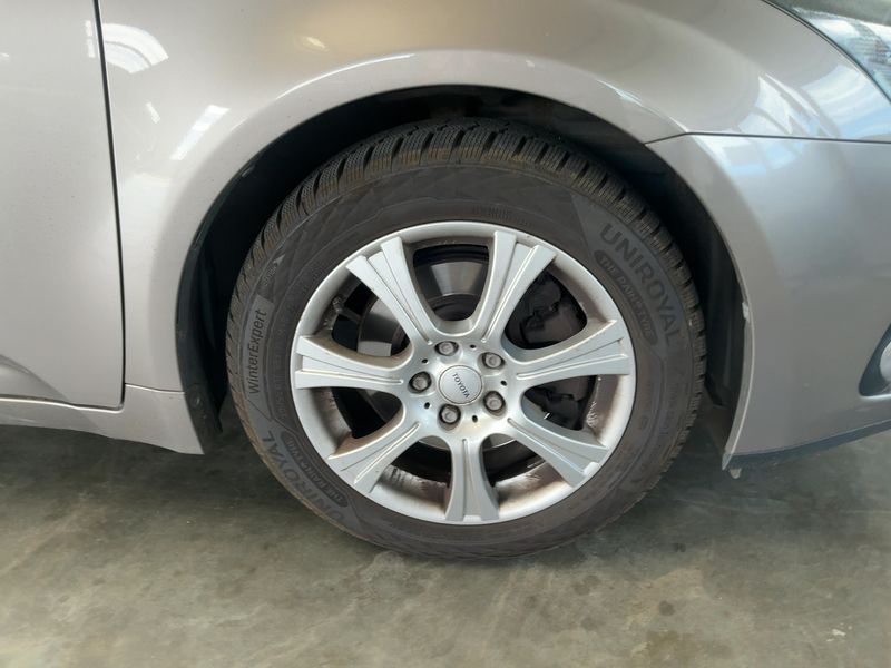 Toyota Avensis 2.2 D-4D Edition 2014 – снимка 11