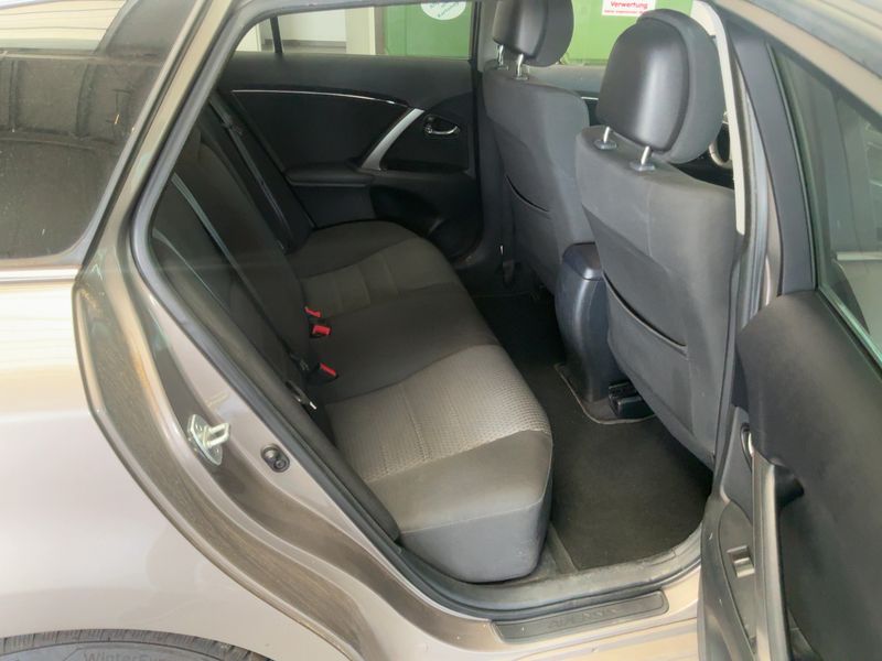 Toyota Avensis 2.2 D-4D Edition 2014 – снимка 20
