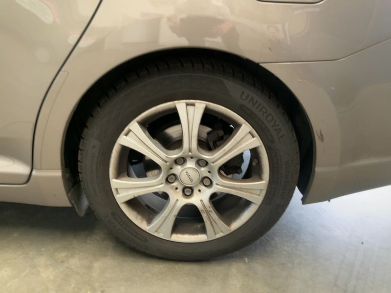 Toyota Avensis 2.2 D-4D Edition 2014 – снимка 5
