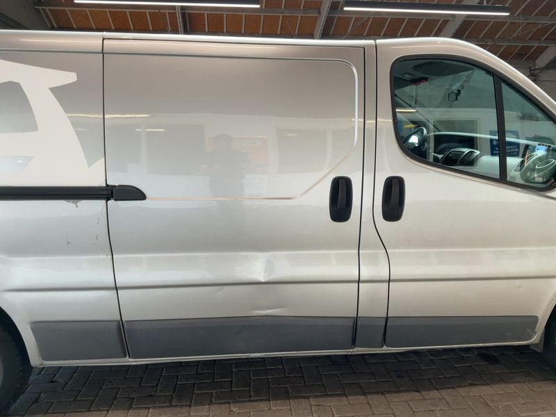 Renault Trafic 2.0 dCi L2H1 2,9t — zdjęcie 7