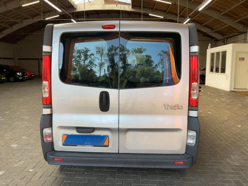 Renault Trafic 2.0 dCi L2H1 2,9t — zdjęcie 5