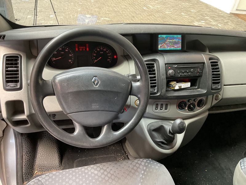 Renault Trafic 2.0 dCi L2H1 2,9t — zdjęcie 12