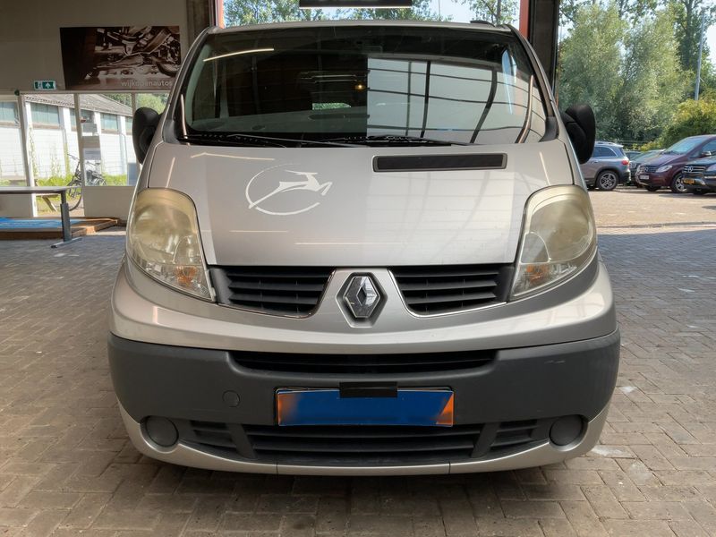 Renault Trafic 2.0 dCi L2H1 2,9t — zdjęcie 9