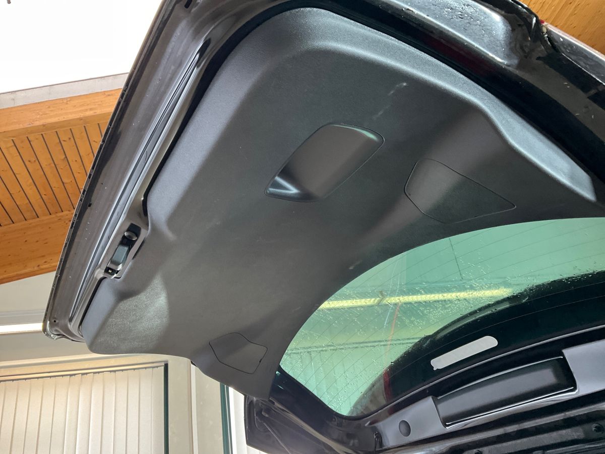 Opel Crossland 2018 — photo 39