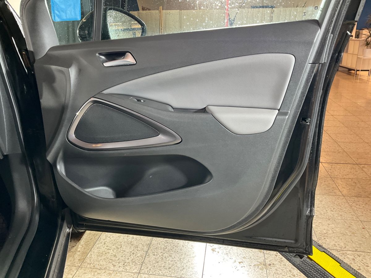 Opel Crossland 2018 — photo 42