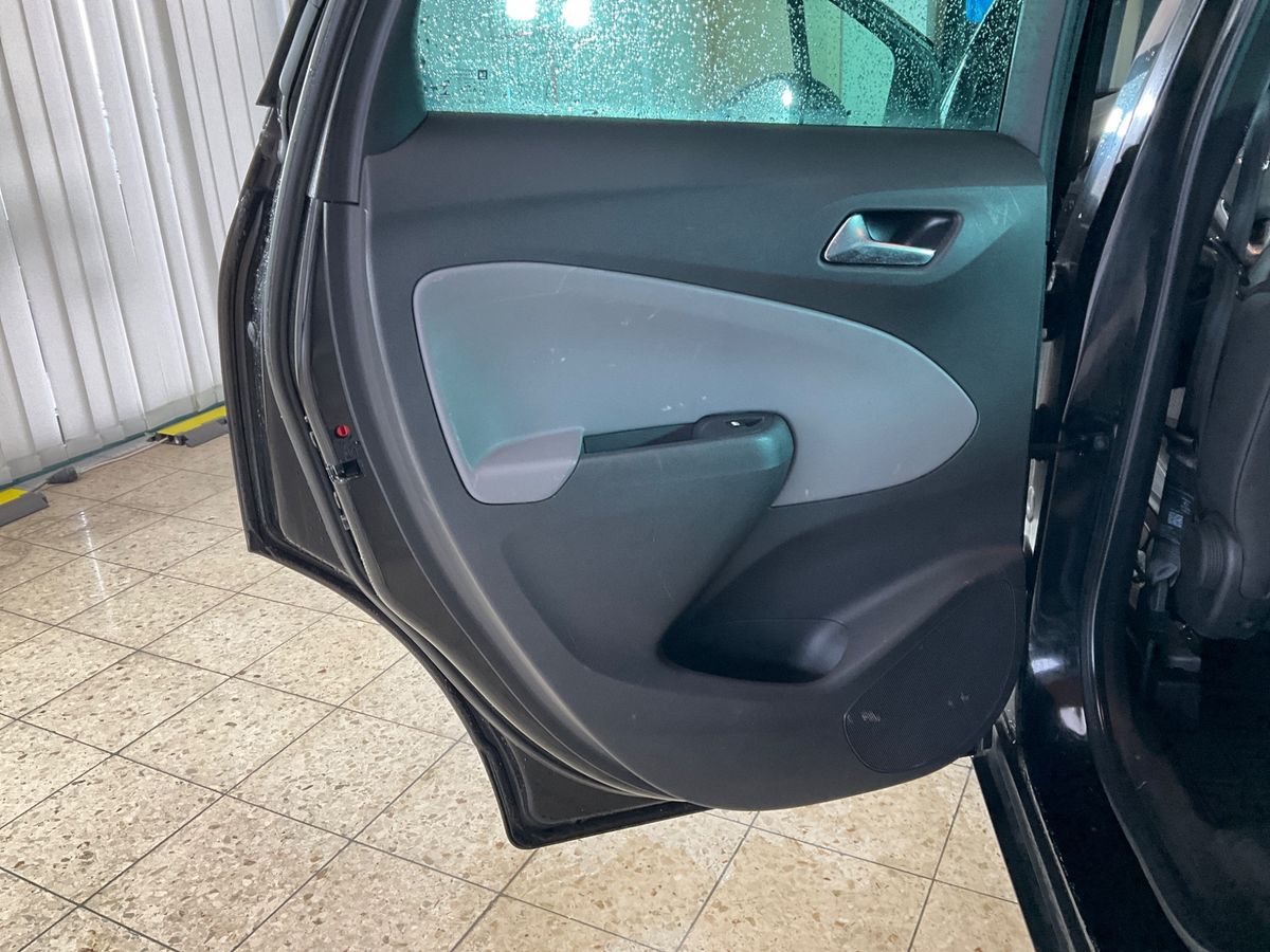 Opel Crossland 2018 — photo 38