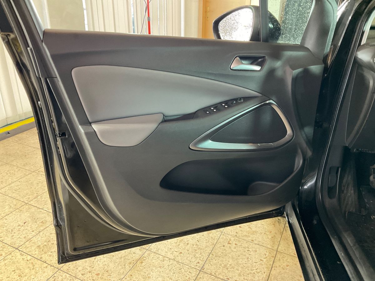 Opel Crossland 2018 — photo 45