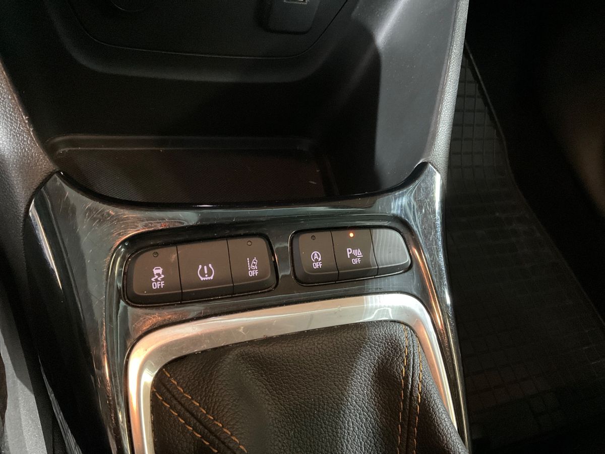 Opel Crossland 2018 — photo 25